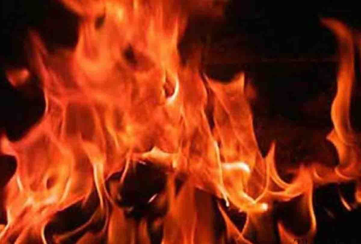 Fire in footwear shop in auraiya