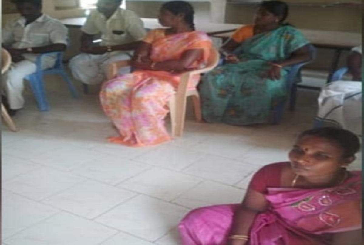 Dalit panchayat president in Tamil Nadu sit on the ground due to caste