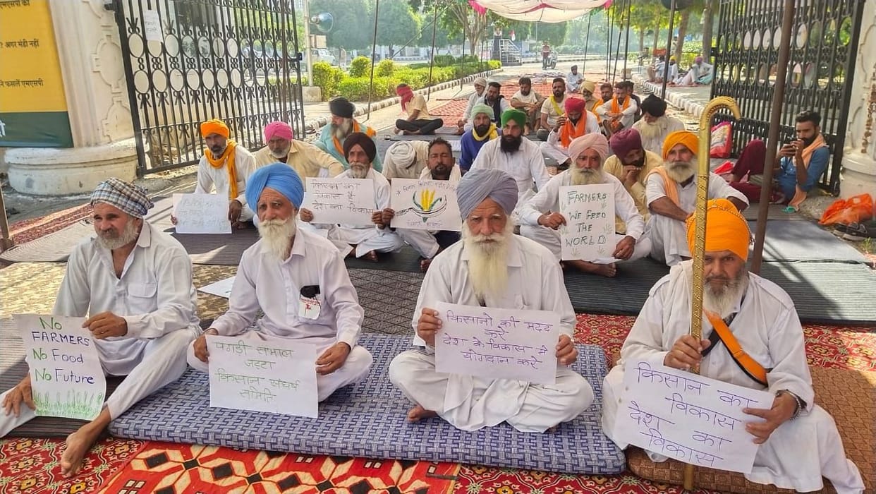 The second section of the farmers will stage a protest at the Small Secretariat from today