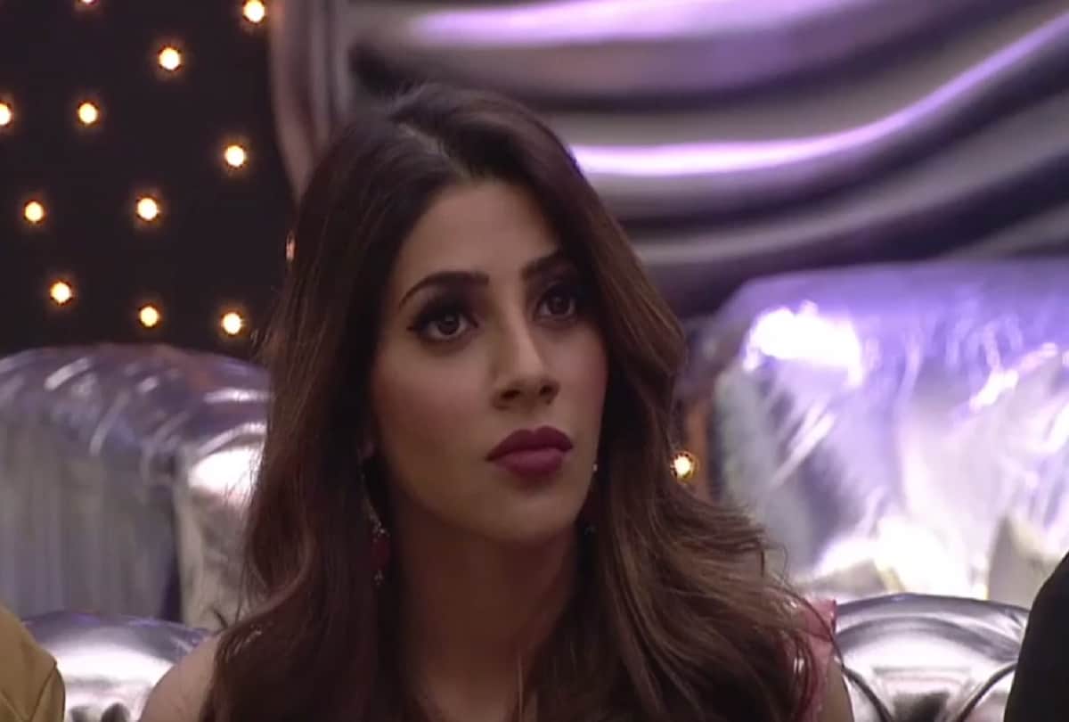 Bigg Boss 14 Nikki Tamboli mother angry on kashmera shah over her behavior with her daughter in salman khan show
