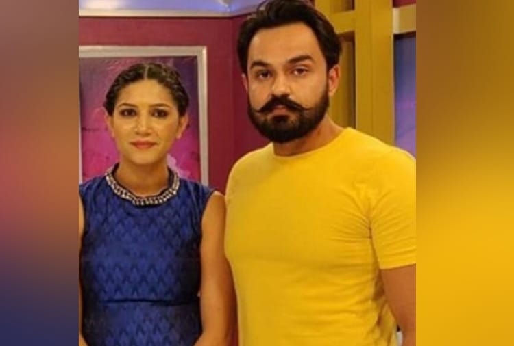 American Female Singer congratulated Sapna Choudhary and veer sahu via video