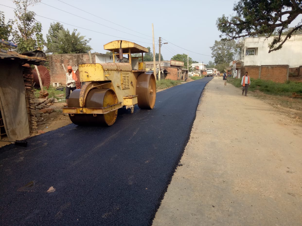 Construction of the road connecting the airport started