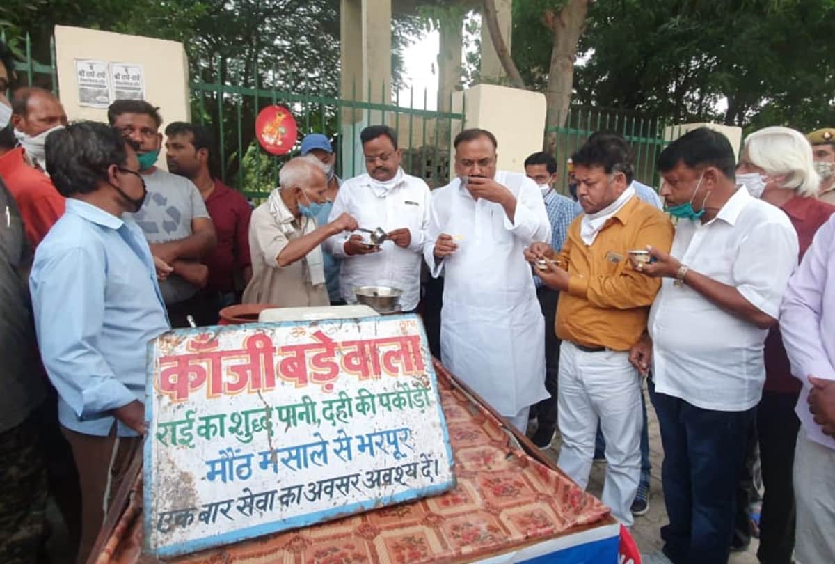 kanji bade wale baba agra mayor Naveen Jain promised to get the stall