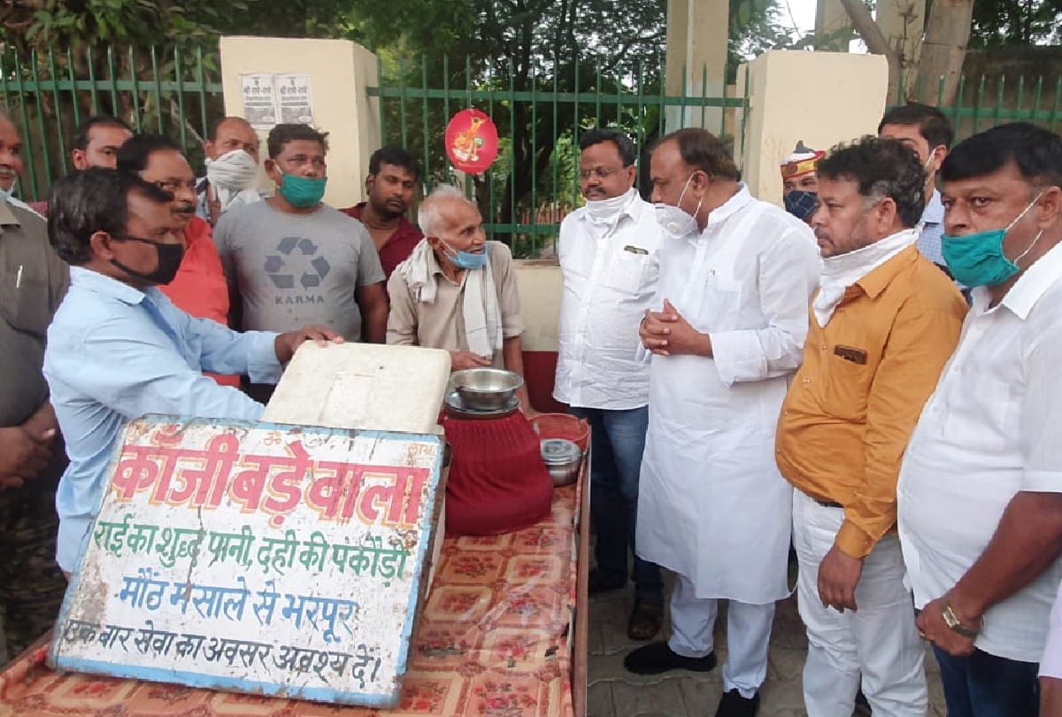 kanji bade wale baba agra mayor Naveen Jain promised to get the stall