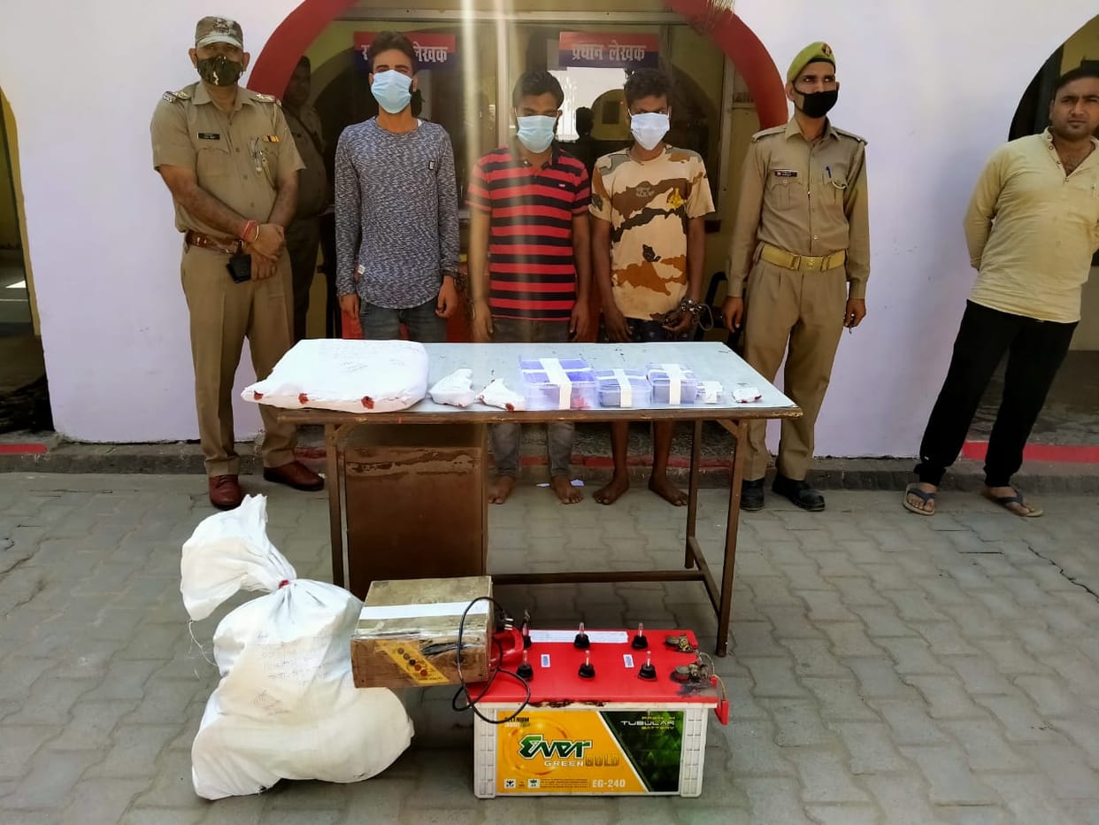 Three caught stealing revolver from the house of former BJP district president