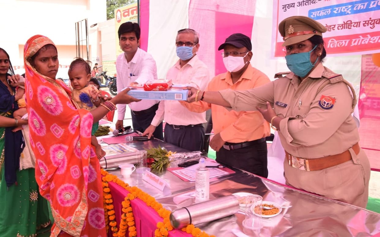 Baby kits and sweets given to newborn daughters