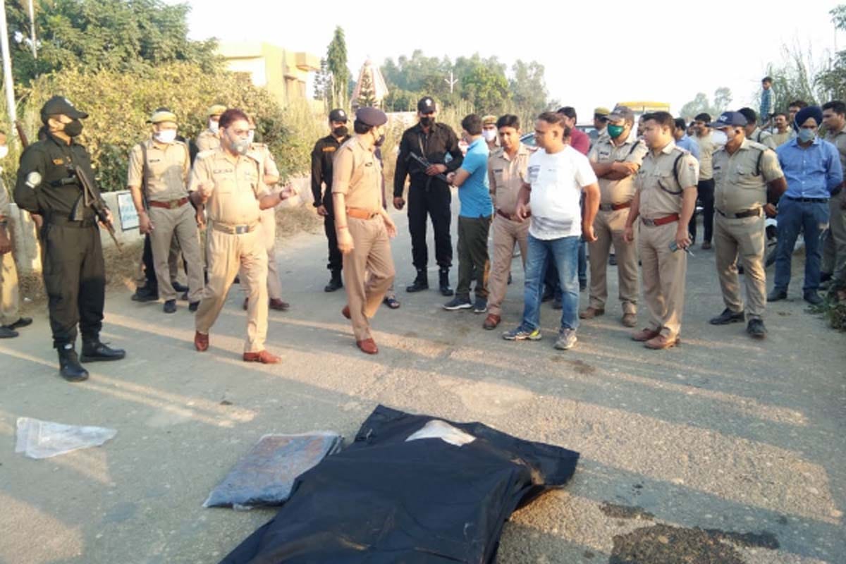 car breaks railing and jumped into the cannel in bijnor, three died including roorkee tahsildar