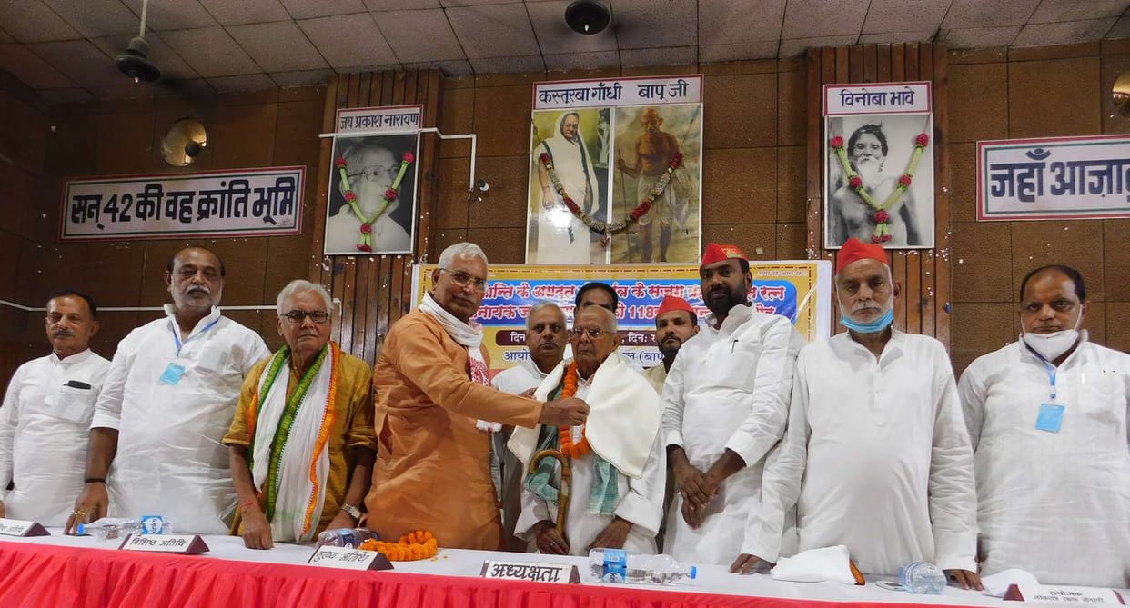 Democracy defenders and public representatives remember JP