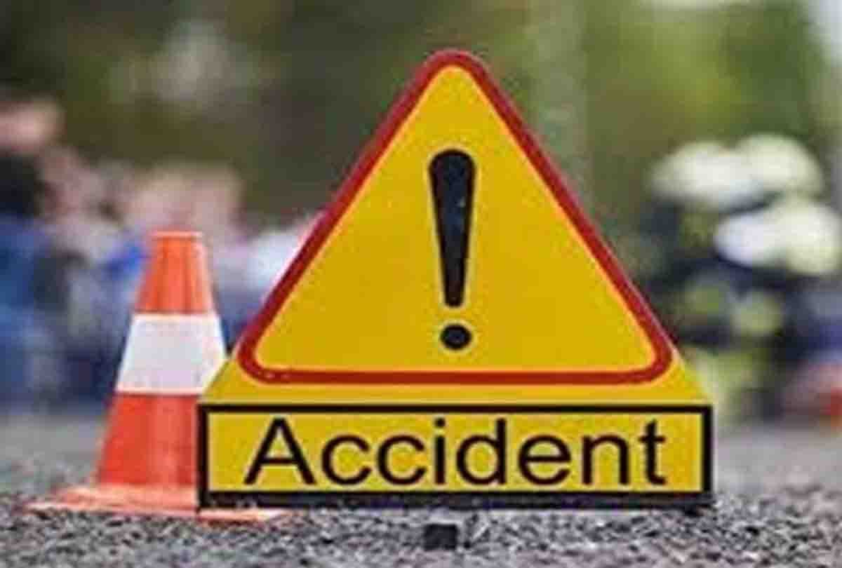 road accident in kannauj up, one died and two people injured