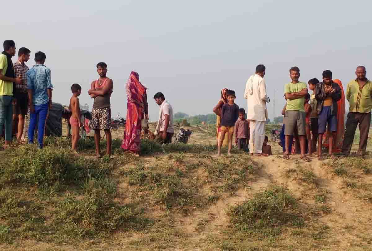 After killing woman, dead body thrown in the field