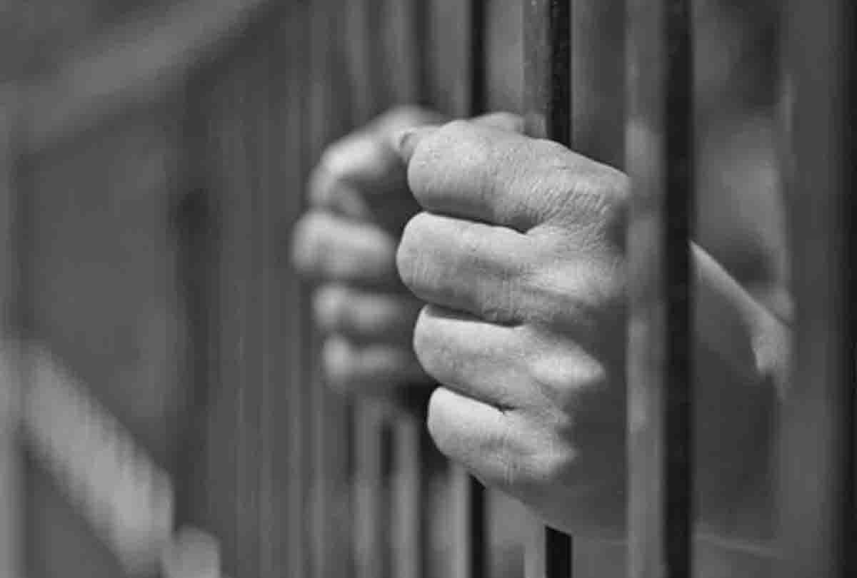 15 years imprisonment for misdeed with teenager by taking hostage