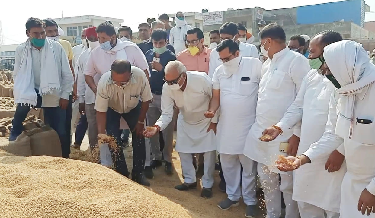 Chaos in Mandis spread due to coalition government: Hooda