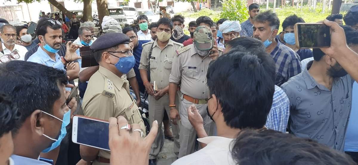 two youth killed attack by knife one injured in azamgarh up