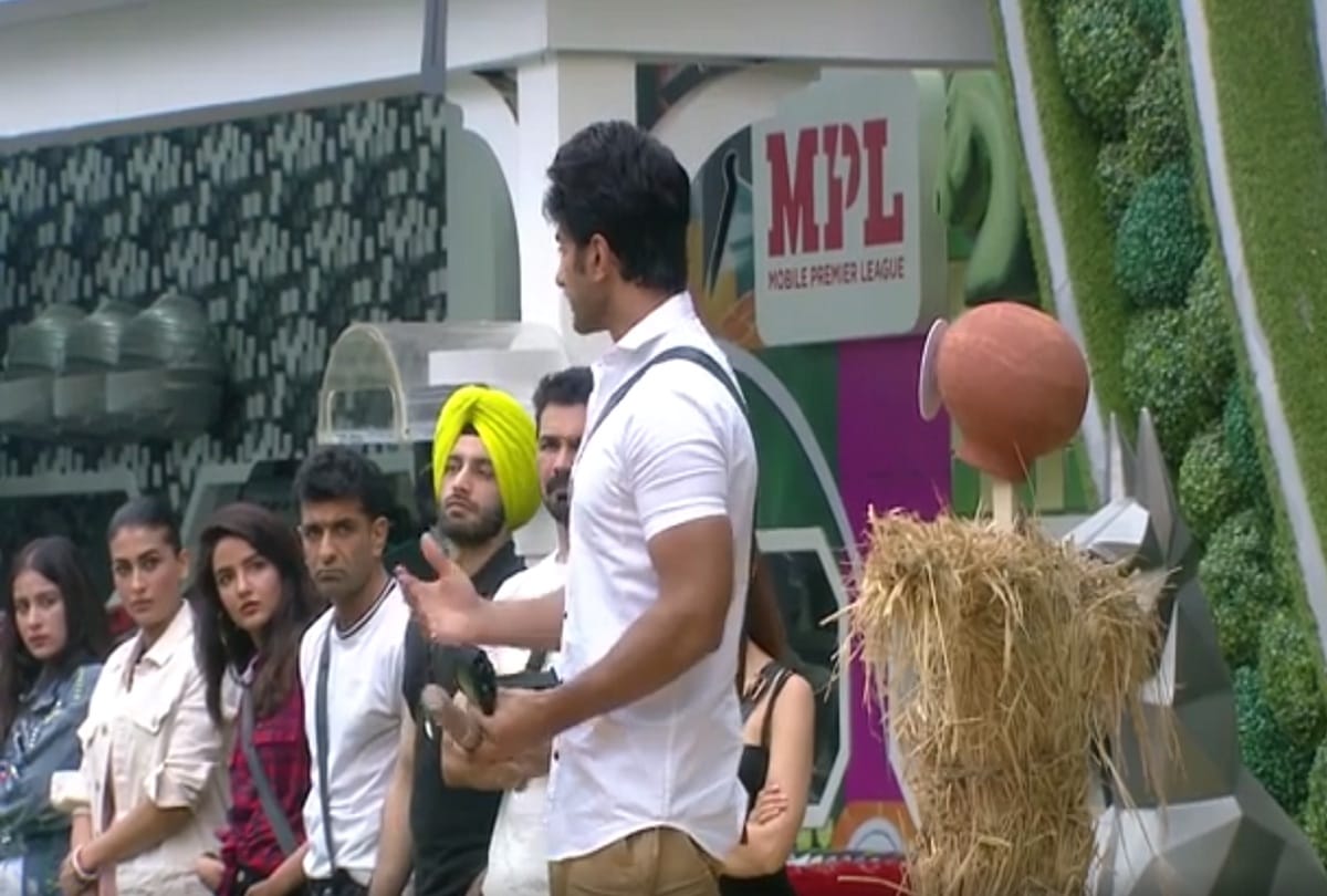 Bigg Boss 14 nishant malkani thrown out of captaincy and Pavitra Punia warns Rahul Vaidya