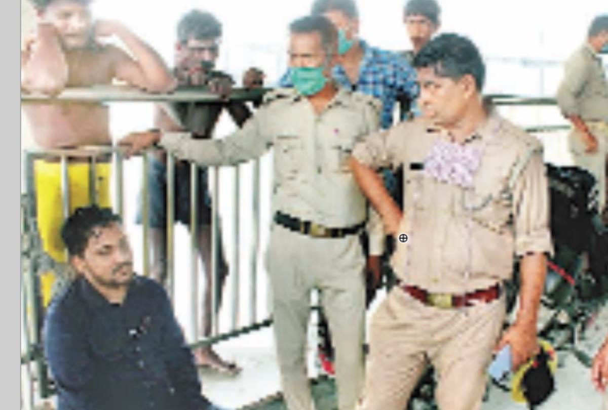 man jumped in river gomti after not selected in UPSC