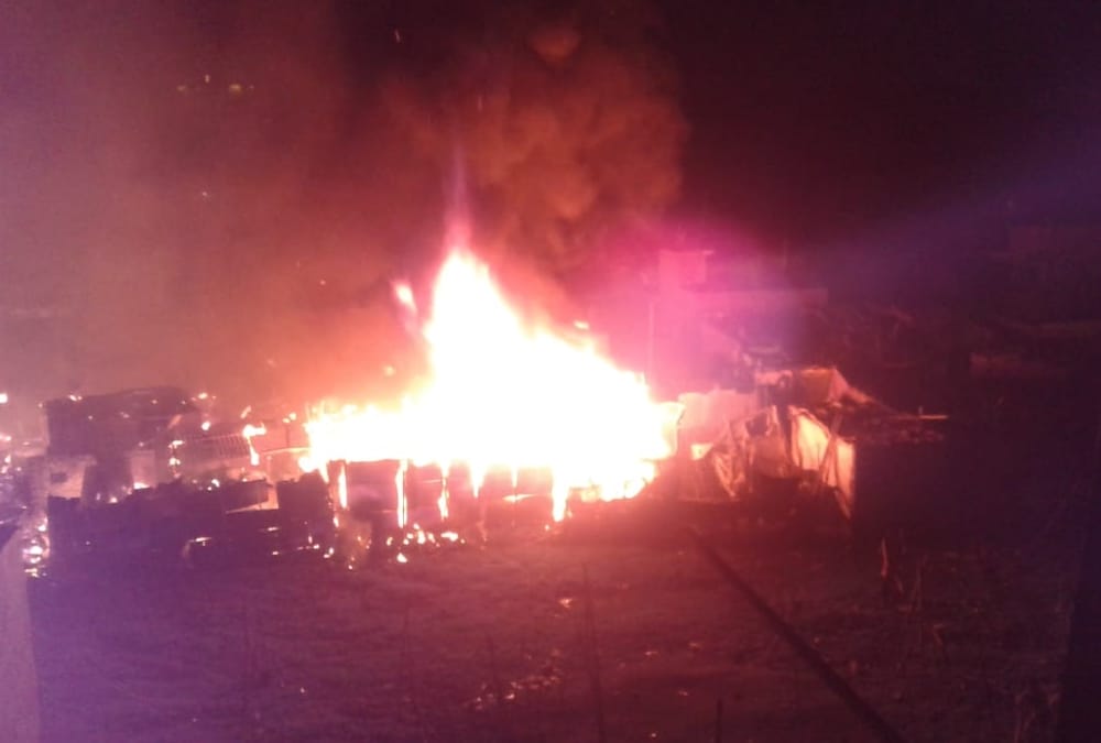 people searched domestic things burned out in fire in aishbagh in Lucknow.