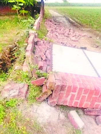 A smuggled farm house worth one lakh smuggler Timur