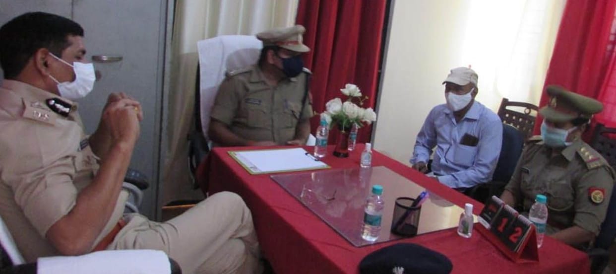 Women constables in plain clothes will keep an eye on the chaos