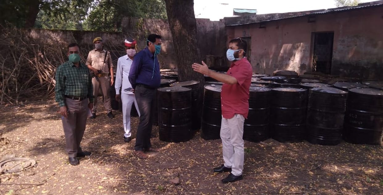 6 employees absent in district panchayat office, clarification summoned