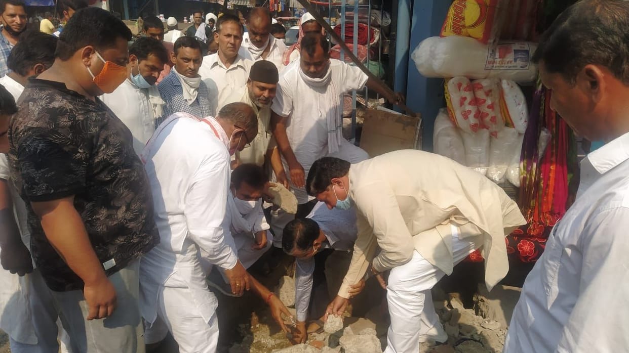 MLA laid the foundation stone of Ramlila Gate