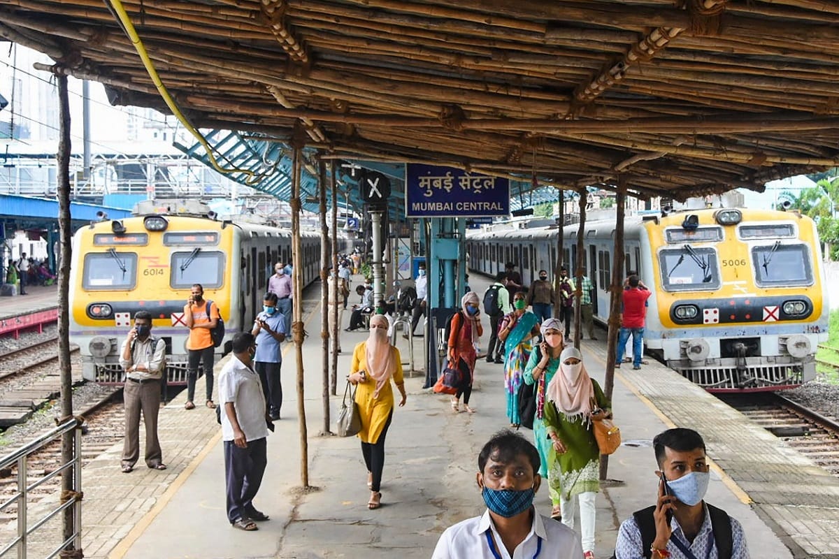 Mumbai Light failure created trouble for people, watch photos