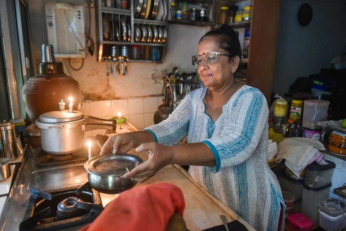 Mumbai Light failure created trouble for people, watch photos