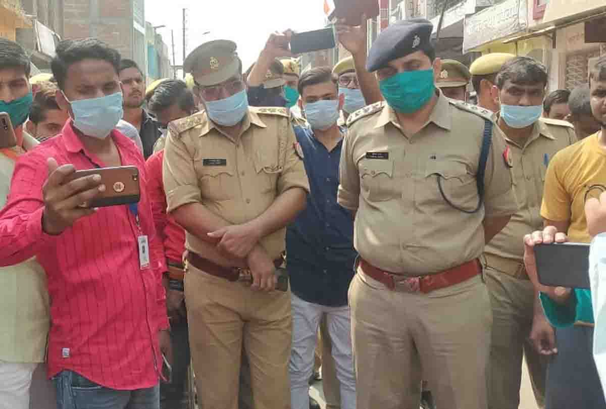 UP: trader going to worship in temple in Hardoi shot in broad daylight