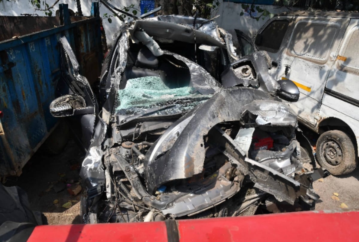 Delhi tractor car fatal accident in motinagar three friends died cremation also together whole area mourning their death