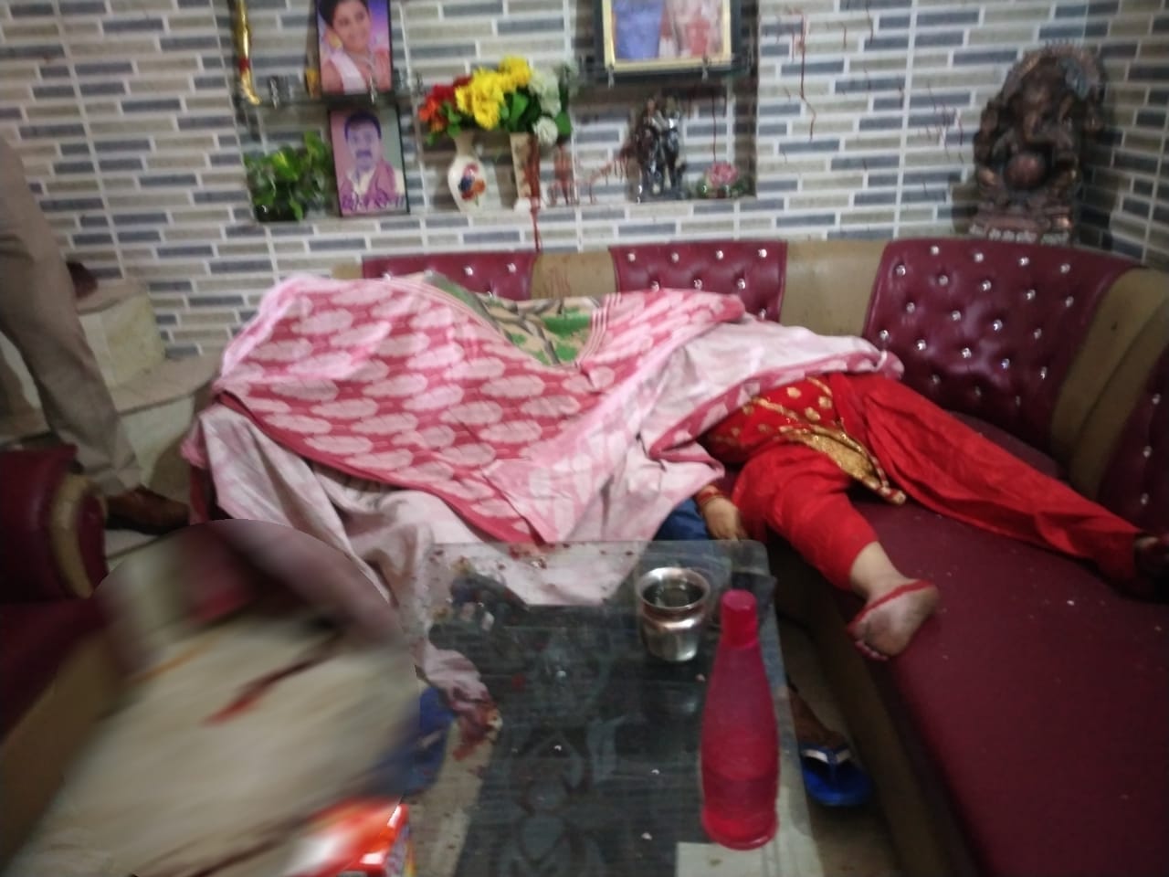 state convener of All India Hindu Mahasabha shot himself, took steps after wife death