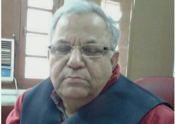 Meet Surendra Prasad of Banaras, retire from the post of Engineer and completed LLB at the age of 72