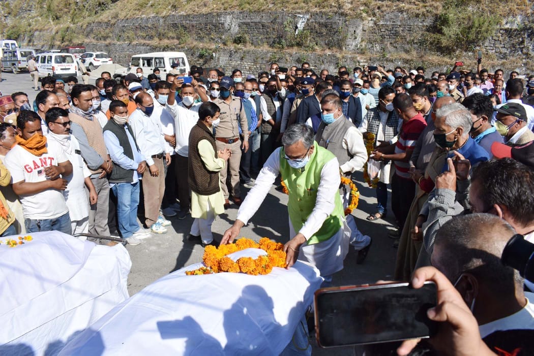 uttarakhand news: car accident, bjp leader died, dead body recovered cm pay tribute