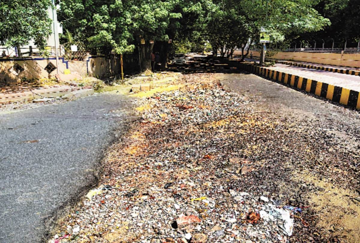 condition of roads in VIP areas in lucknow