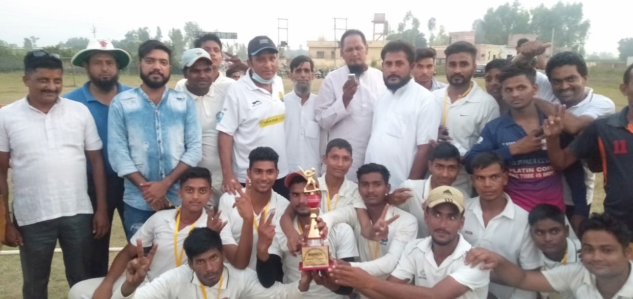 Bihari village team wins trophy in cricket match