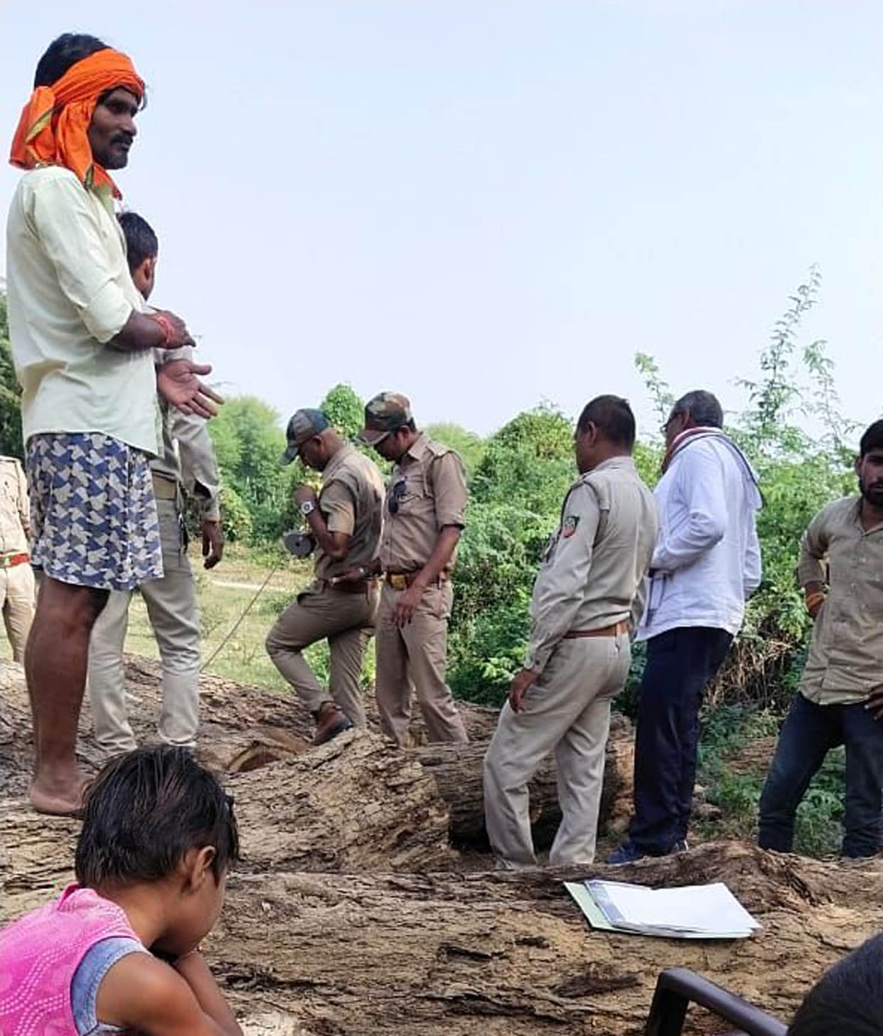 Sheesham recovered, fined one lakh on three