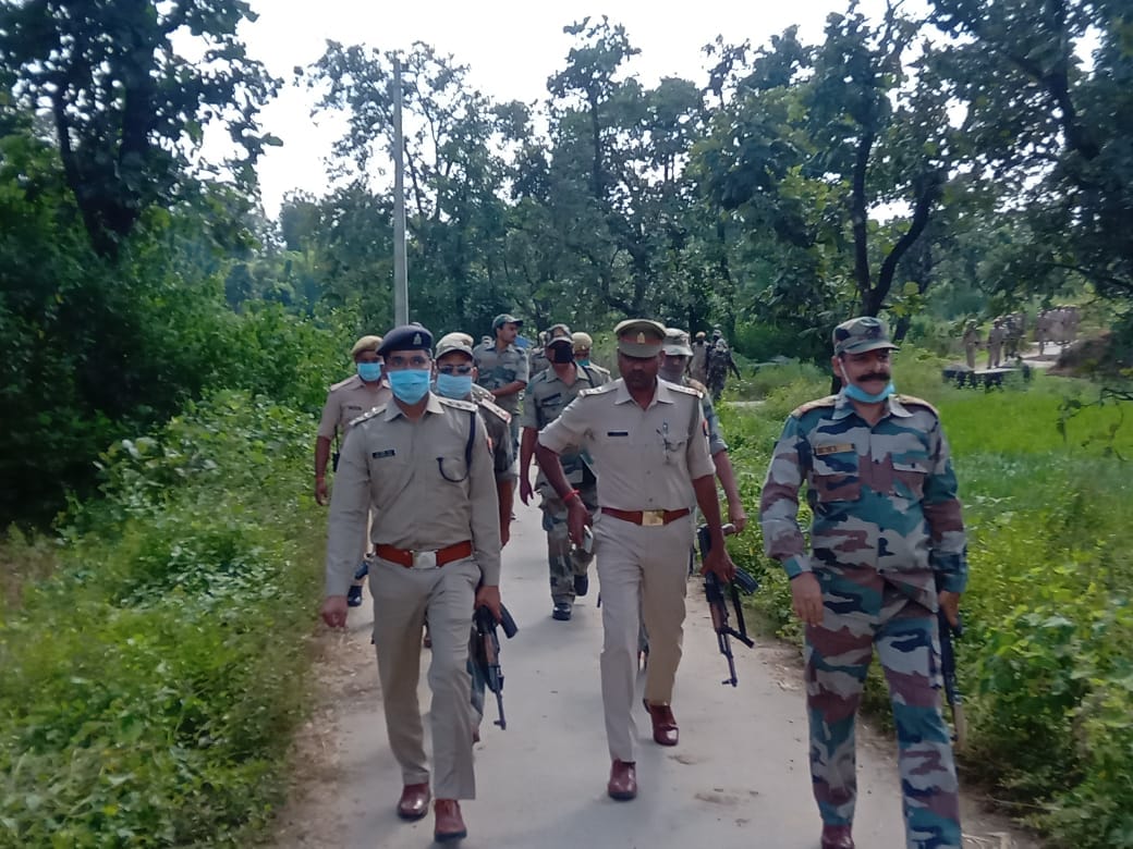 Force wanders in the jungle in search of Naxalites