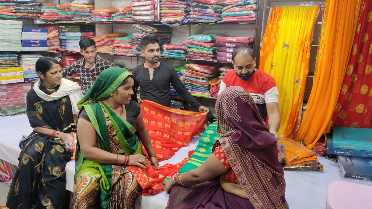 cloth market people gathering