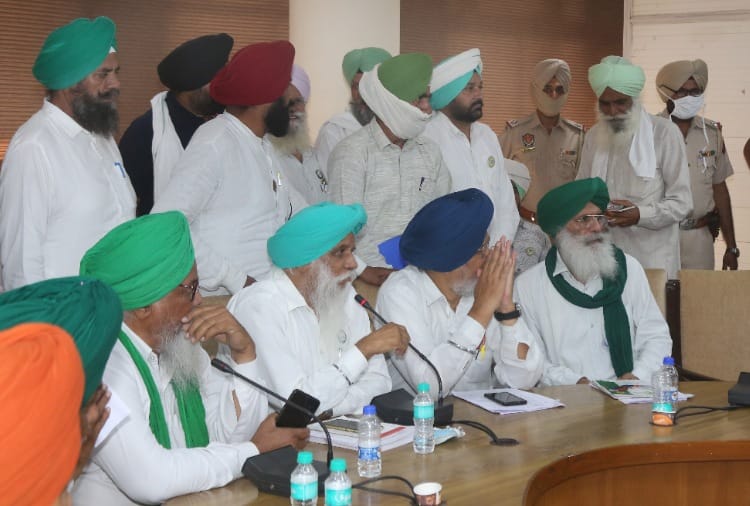 Meeting of Talmel Committee of Farmer unions at Kisan bhawan in Chandigarh