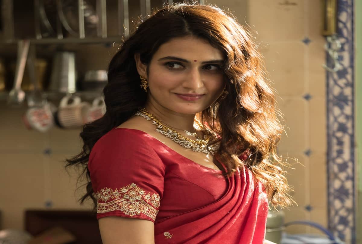 Suraj Pe Mangal Bhari Review Manoj Bajpai diljit dosanjh Fatima sana shaikh Abhishek sharma
