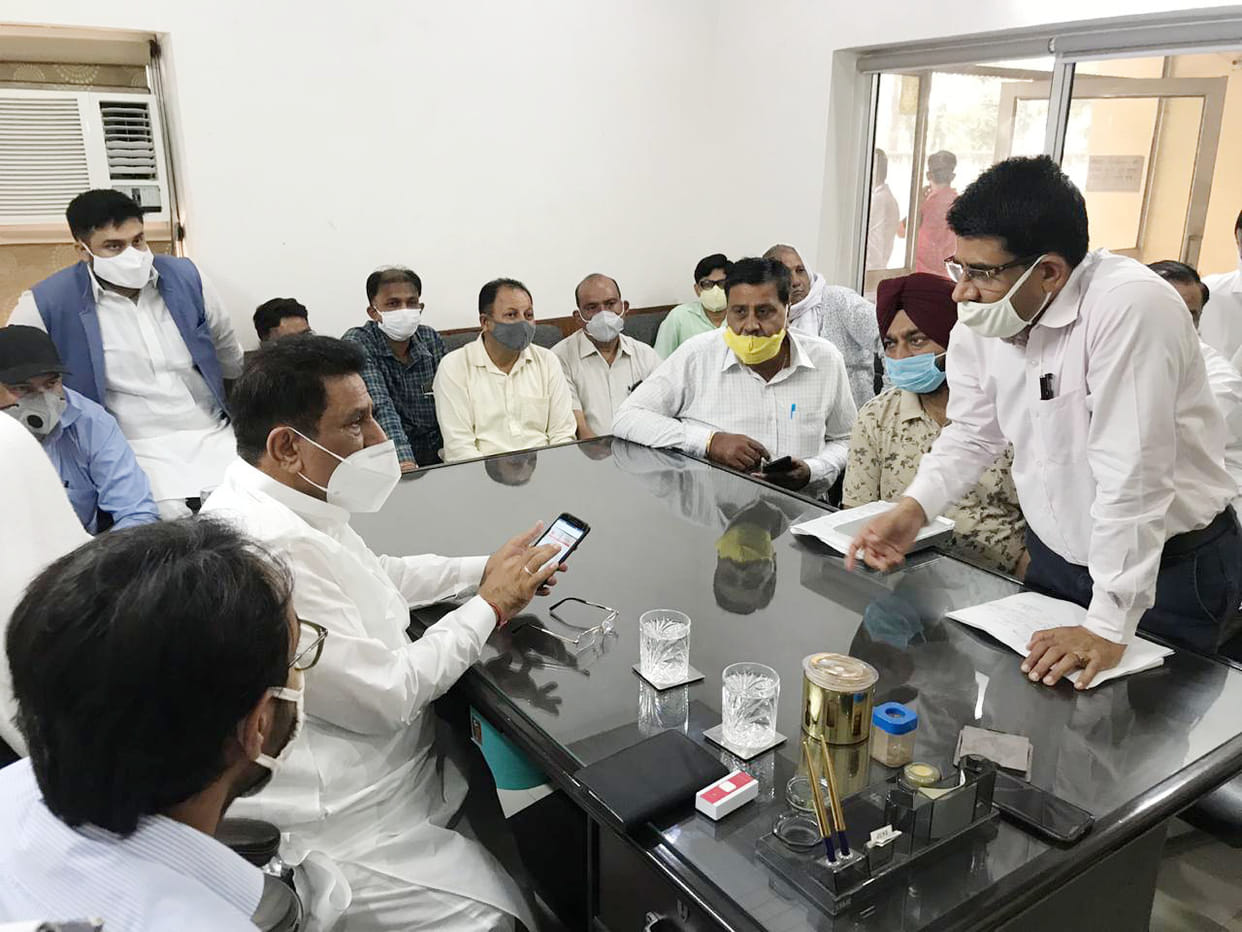 MLA Sudha did surprise inspection of grain market, assured of early payment