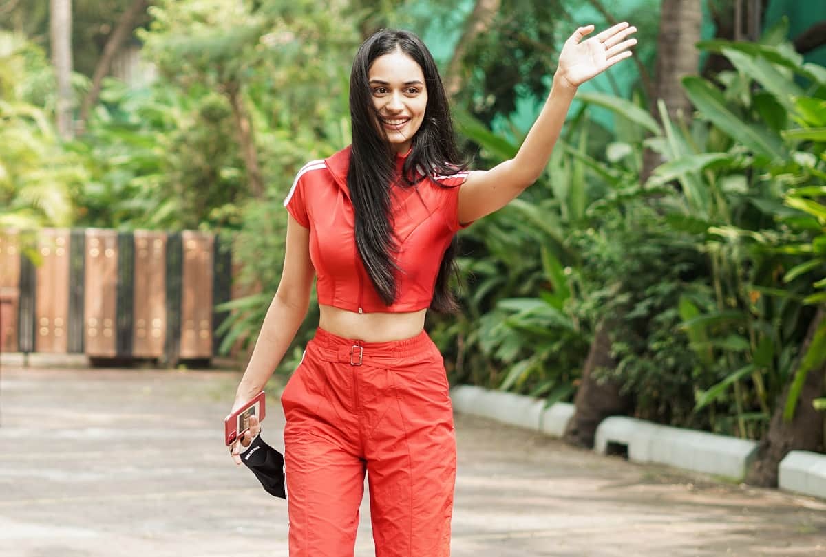 manushi chhillar has started her Prithviraj shooting with Akshay Kumar at Yash Raj Films studio