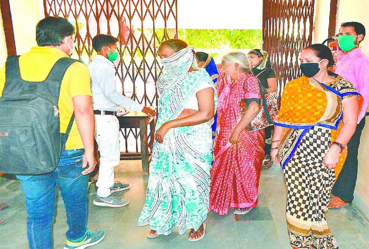 No Pulse Oximeter And Thermal Scanner Check At Covid Help Desk