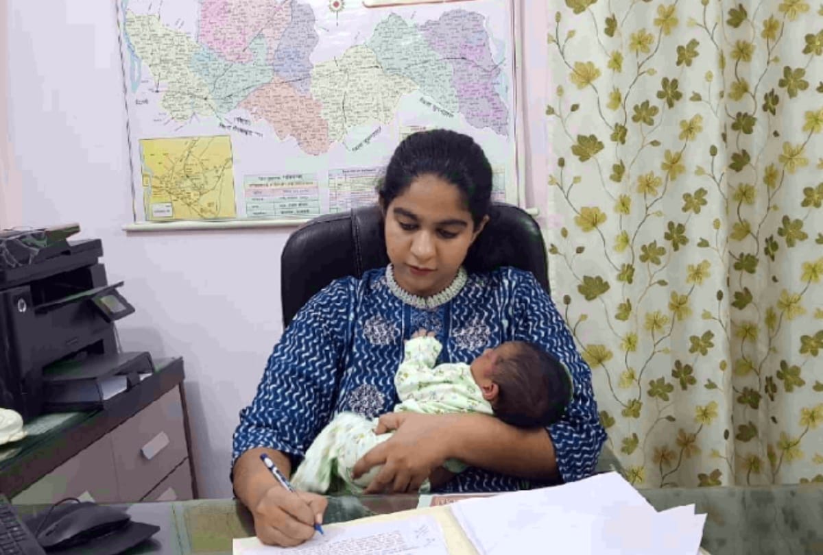 IAS Saumya Pandey transferred from Ghajiabad to Kanpur.