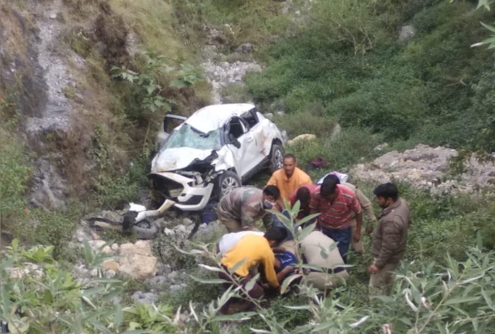 Car Fell into ditch on Mussoorie Kimadi Road, Two Youth Died, Three injured