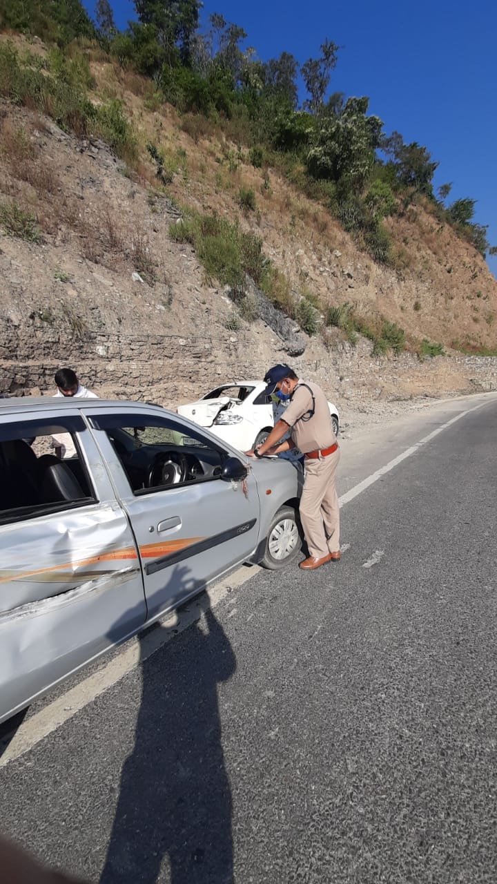 uttarakhand news: army truck hit two car on rishikesh gangotri highway