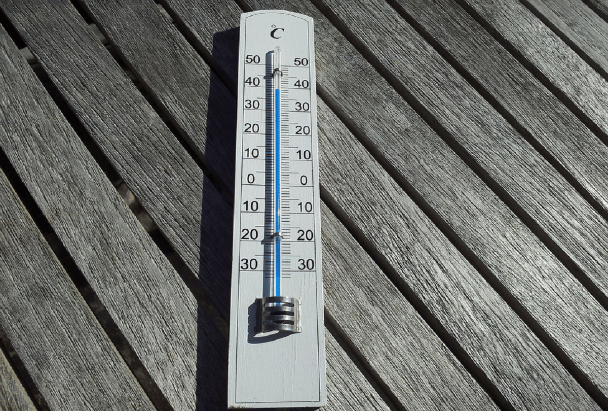 why alcohol thermometer are used in cold countries area kbc question