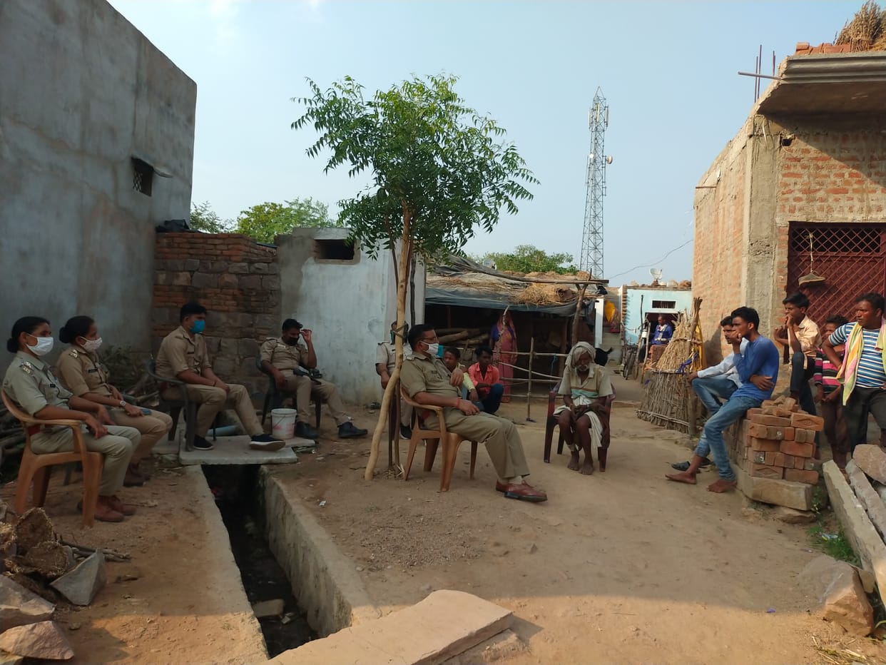 Police alert village after that attack to people injurd
