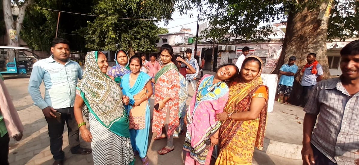 Gun shot dead divyang man egg businessman gonig his home by TRAI cycle in ballia up