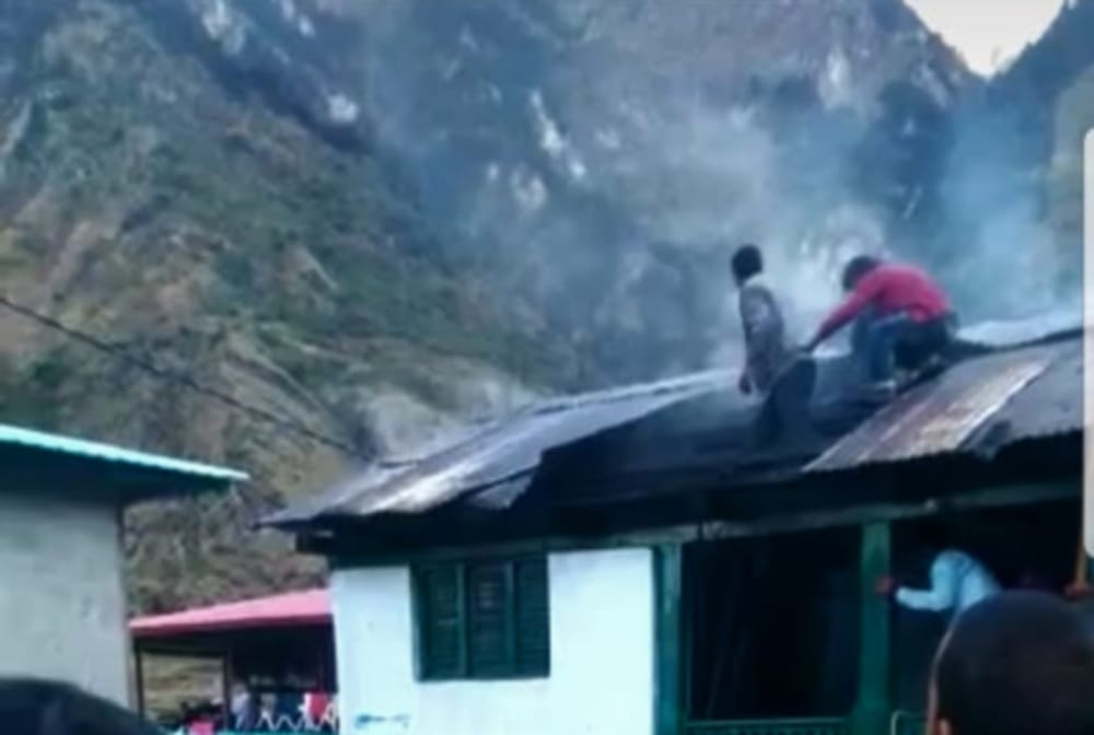 uttarakhand news: during making morning tea gas cylinder blasts in kharshali
