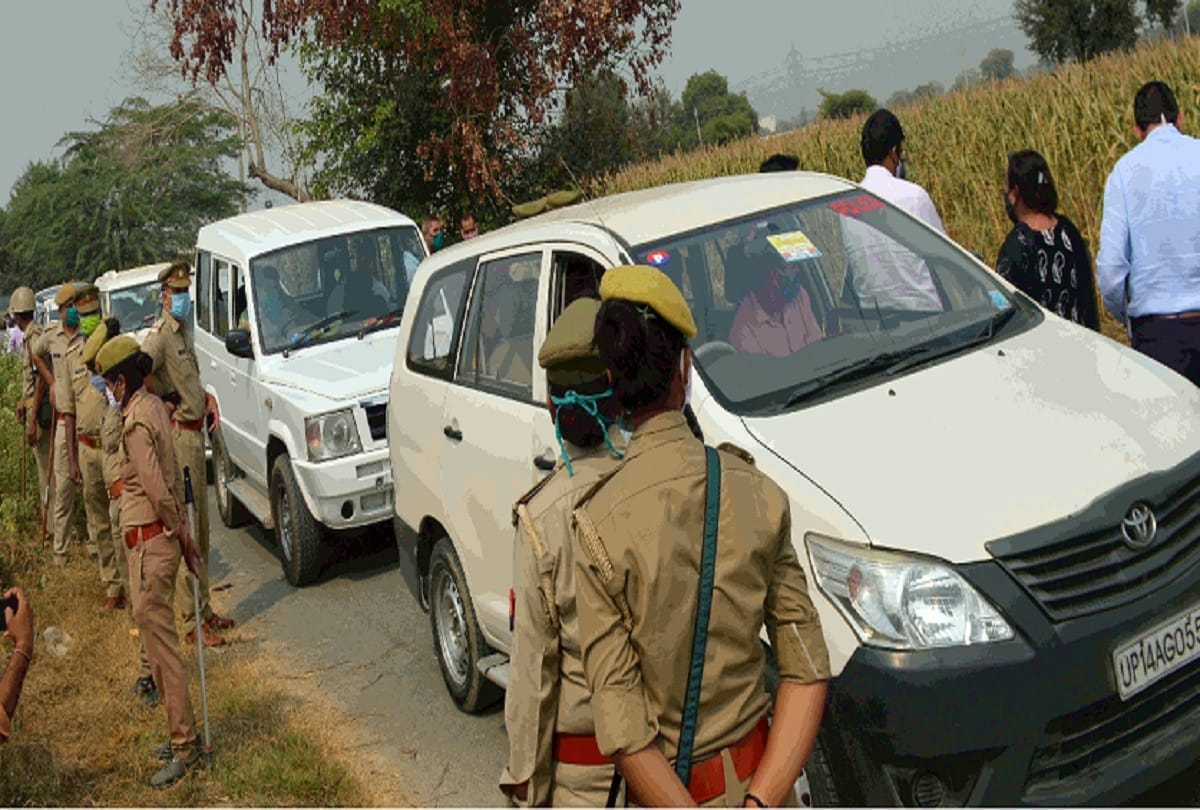 Hathras Rape Case Victim News CBI team took Ken, slippers and other belongings after questioning see photos