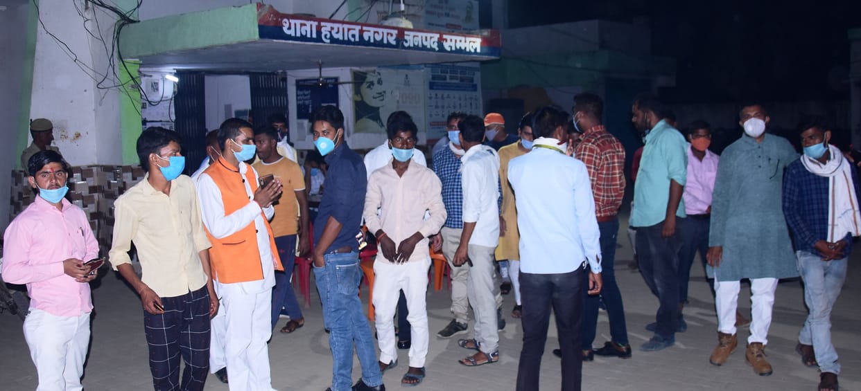 protest of bjp member in sambhal police station